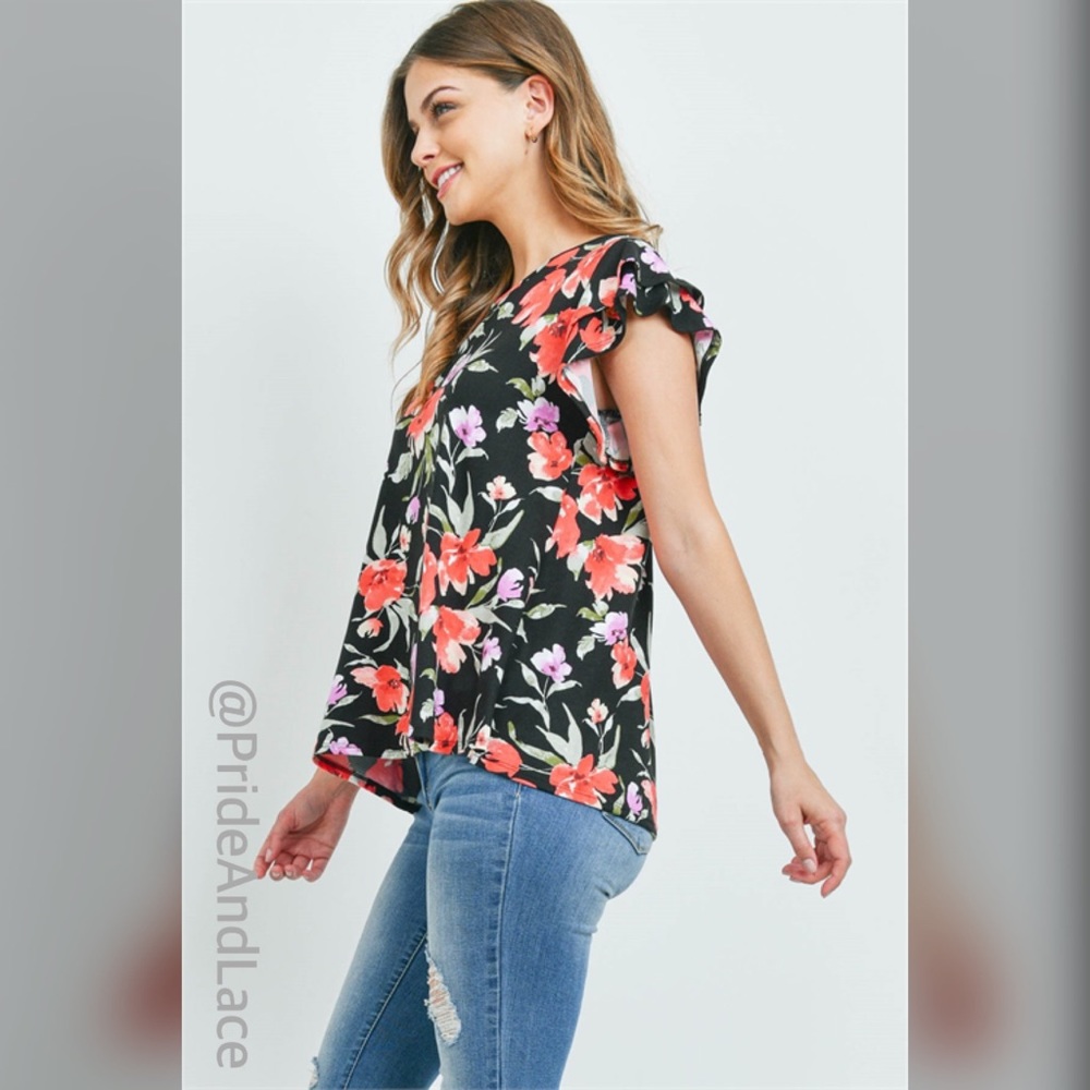 LAST 2️⃣ PAINTERLY FLORAL PRINT CAP SLEEVE TOP - Picture 3 of 5